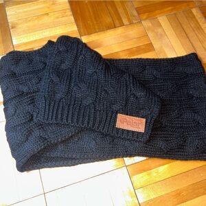 NWOT Pajar Black Cable Knit Scarf